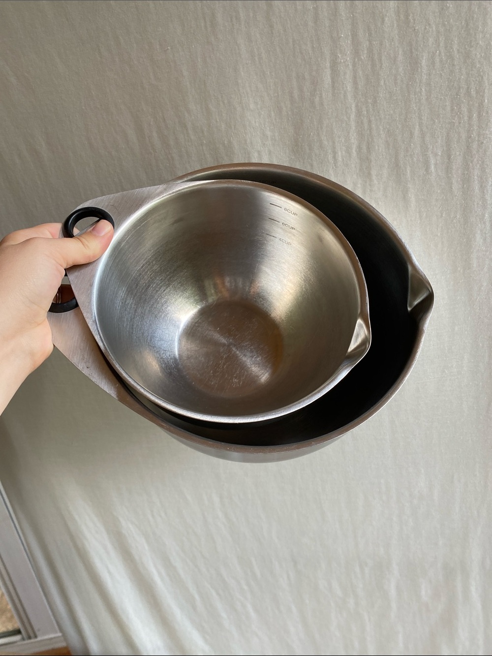Pampered Chef Stainless Steel Mixing Bowl set  with Pour Spout and Grip